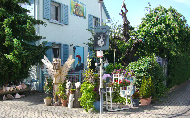 evelyns katzensteine eingang zur gartengalerie