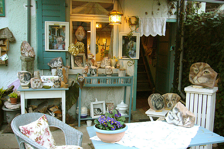 evelyns katzensteine gartengalerie Ansicht hinten